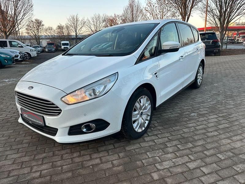 Gebraucht Ford S-MAX Trend 120 PS (88 kW) 2017 Weiß Van / Kleinbus