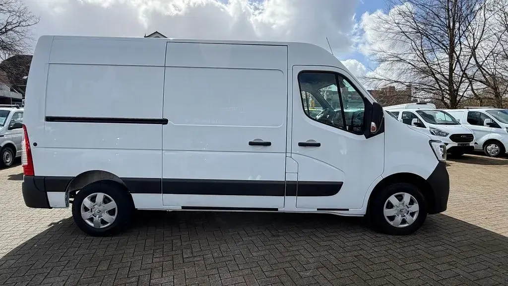 Używany Renault Master 150 KM (110 kW) 2020 Biały Minivan