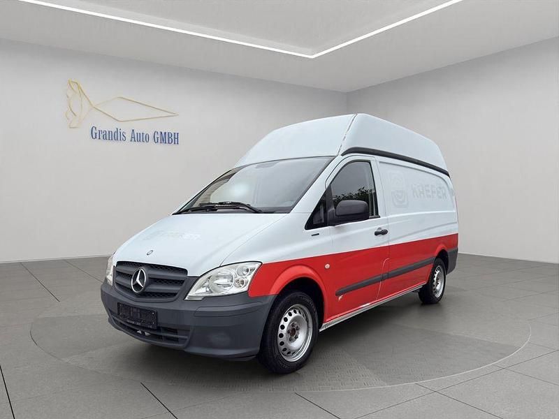 Weiß Gebraucht 2011 Mercedes Vito Van / Kleinbus | 8.190 € (Fairer Preis) - Bild 1/4
