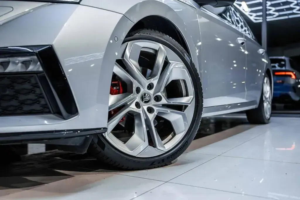 Gebraucht Skoda Octavia RS 200 PS (147 kW) 2022 Silber Limousine