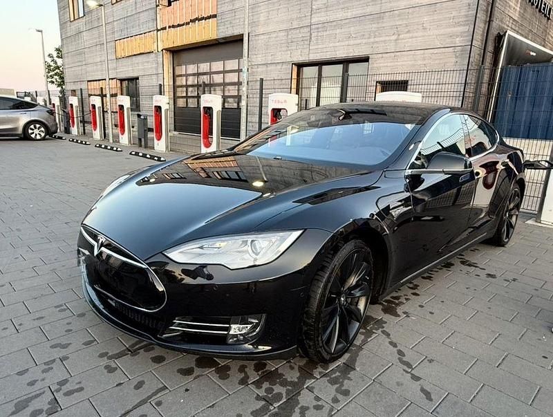 Schwarz Gebraucht 2016 Tesla Model S Limousine | 32.000 € - Bild 1/4