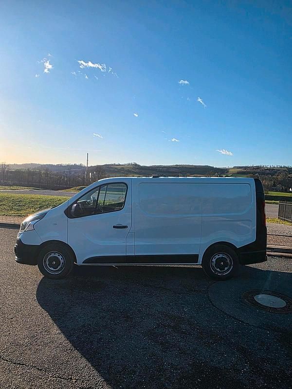 Gebraucht Renault Trafic 120 PS (88 kW) 2019 Weiß Van / Kleinbus