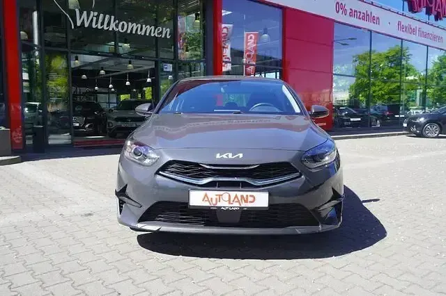 Używany Kia Ceed Edition 7 101 KM (74 kW) 2022 Szary Hatchback