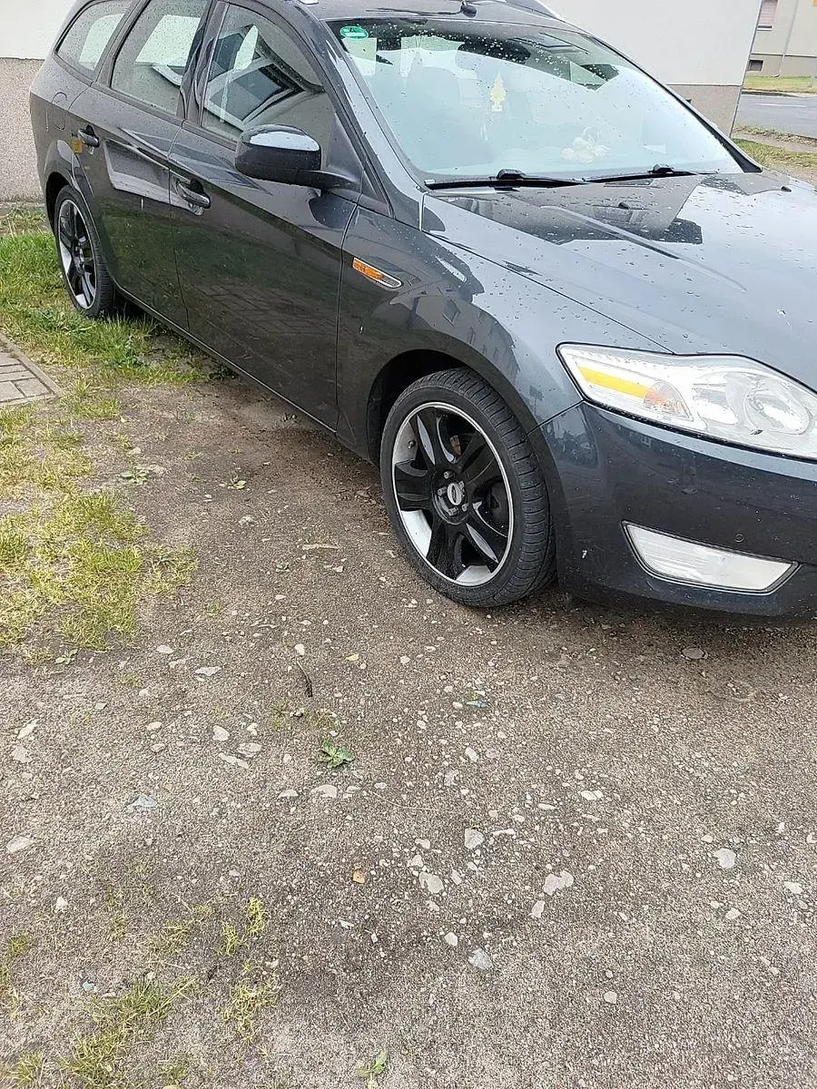 Gebraucht Ford Mondeo 140 PS (102 kW) 2009 Grau Kombi