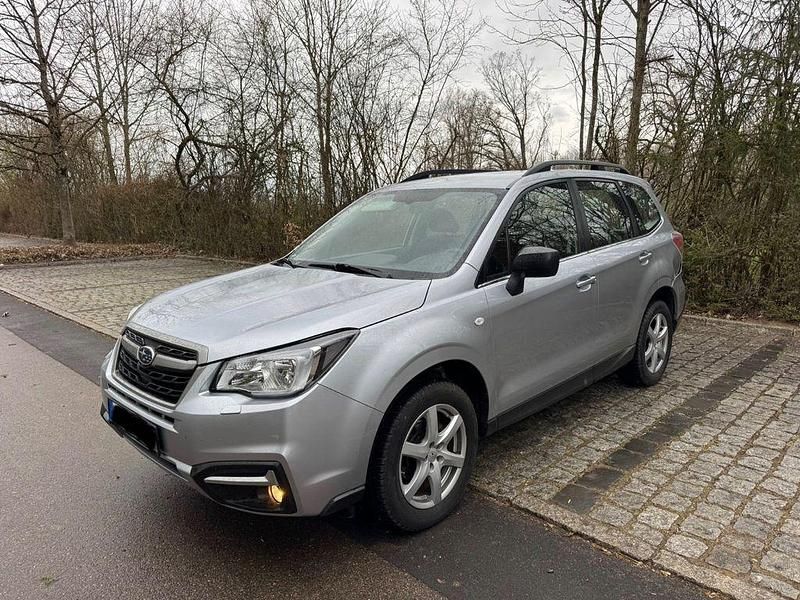 Gebraucht Subaru Forester Active 147 PS (108 kW) 2017 Silber SUV