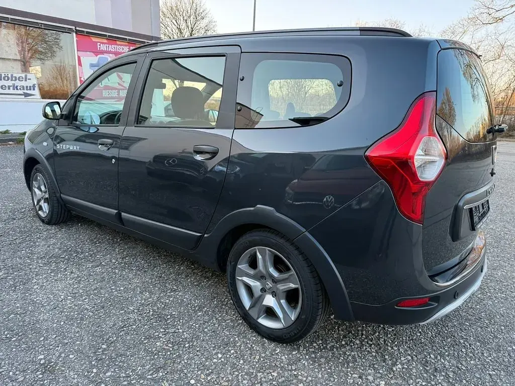 Gebraucht Dacia Lodgy Stepway 116 PS (85 kW) 2021 Grau Van / Kleinbus
