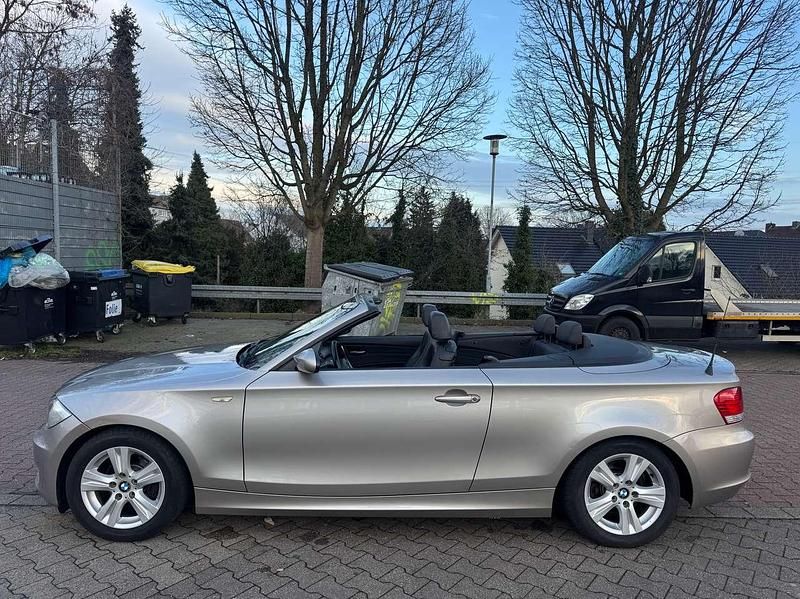 Gebraucht BMW 118 Cabriolet 143 PS (105 kW) 2008 Kaschmirsilber metallic Cabrio