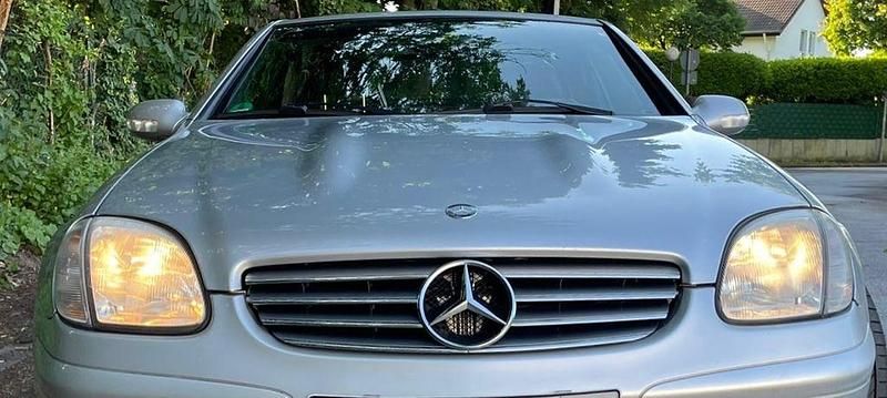 Gebraucht Mercedes SLK230 197 PS (144 kW) 2001 Silber Cabrio