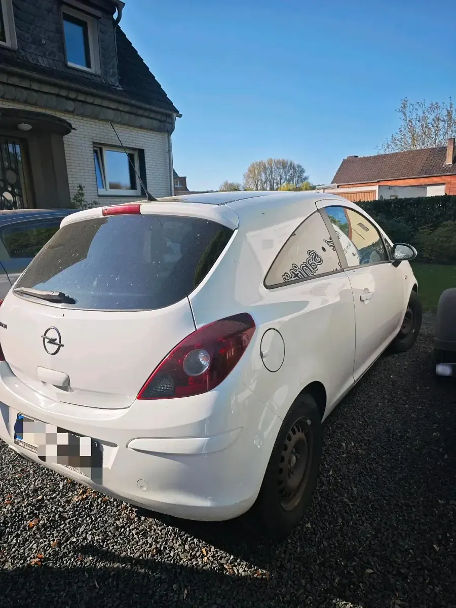 Używany Opel Corsa 80 KM (58 kW) 2009 Biały Hatchback