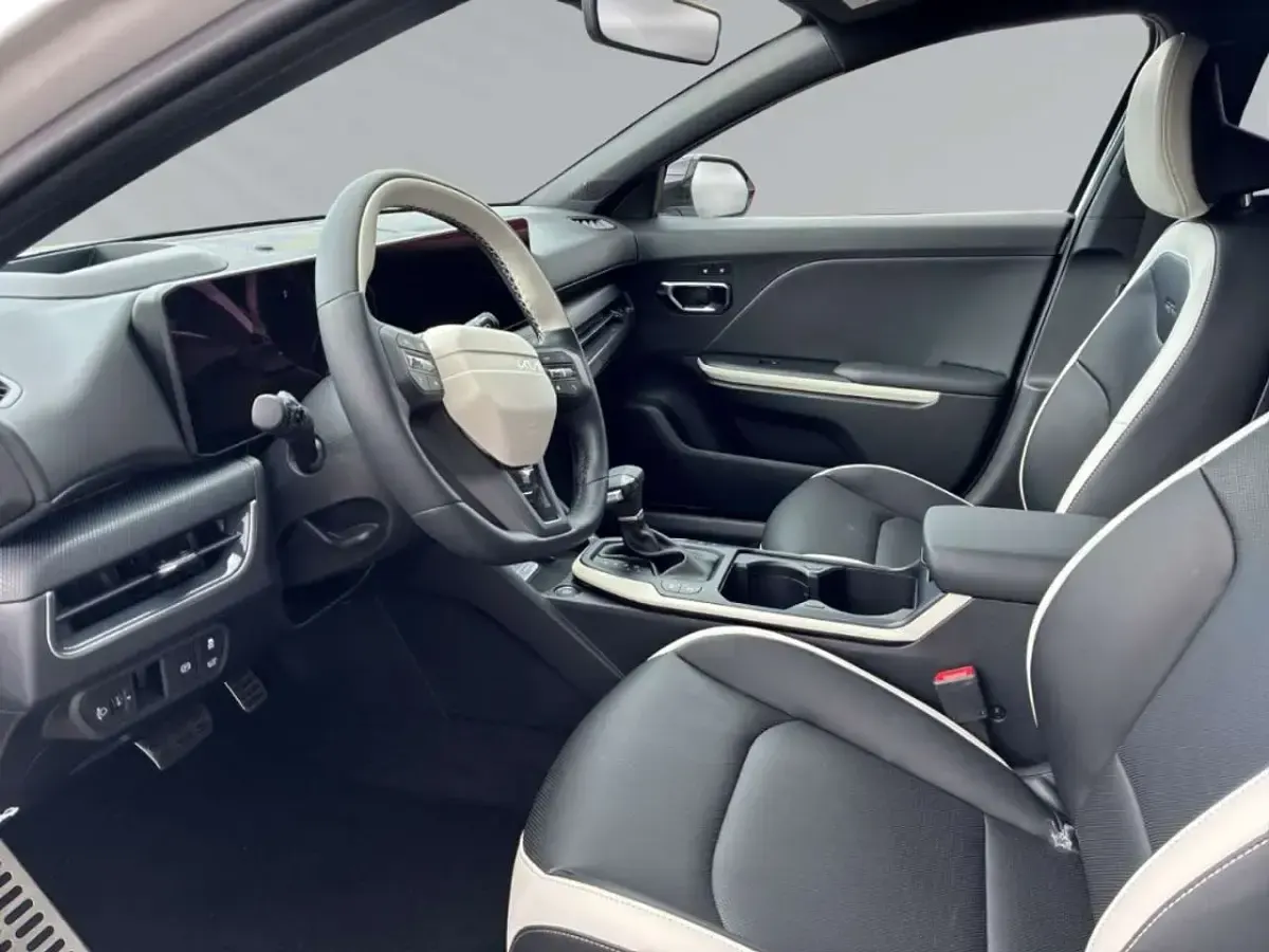 Neu Kia K4 GT-Line 179 PS (131 kW) 2026 Snow white pearl Kombi