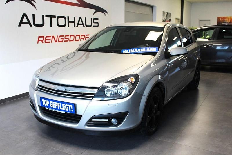 Gebraucht Opel Astra Edition 105 PS (77 kW) 2007 Pannacotta m2 Limousine