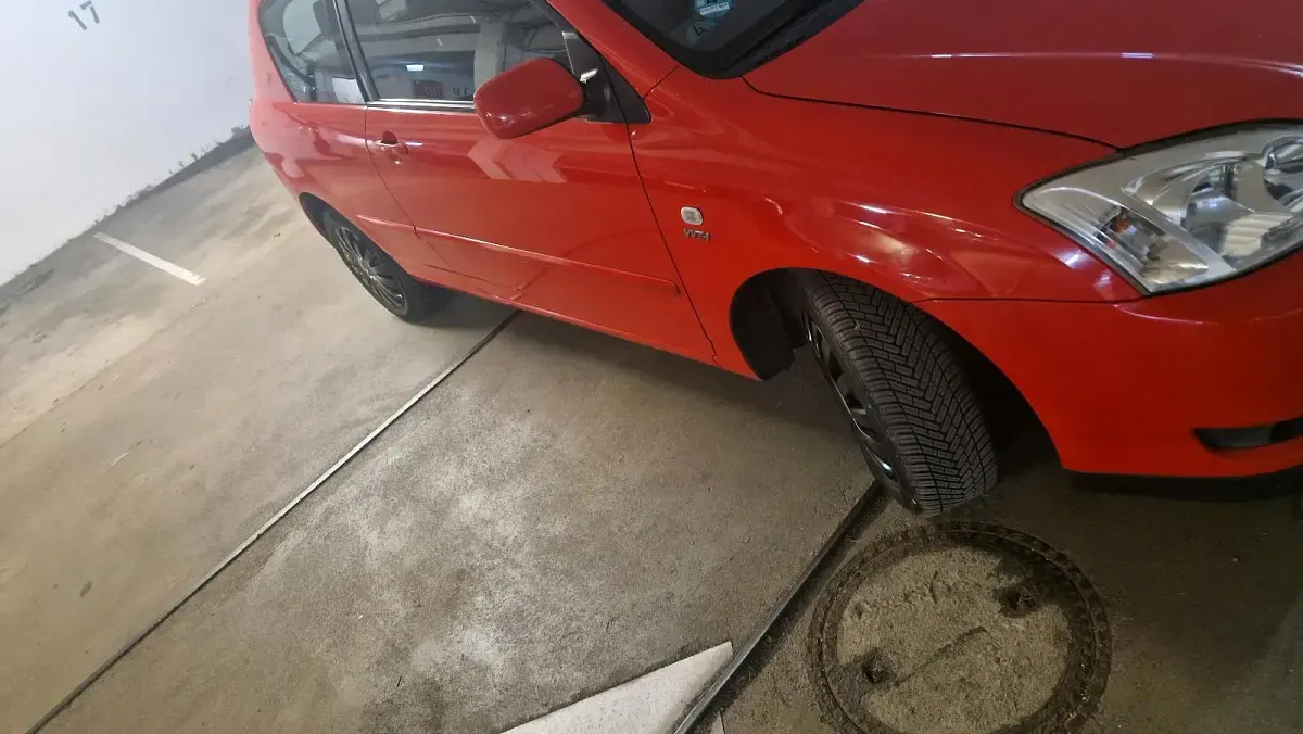 Gebraucht Toyota Corolla 110 PS (80 kW) 2003 Rot Kleinwagen