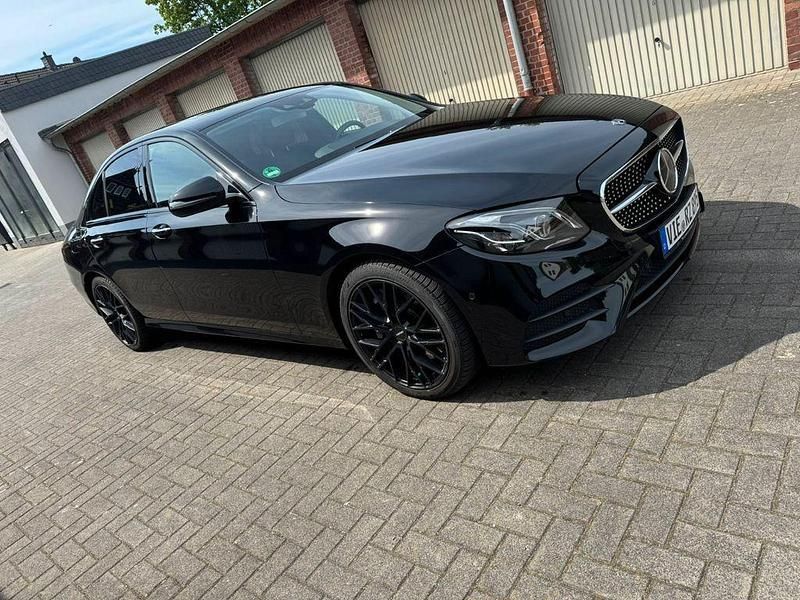 Schwarz Gebraucht 2018 Mercedes E400 AMG Limousine | 34.999 € - Bild 1/4