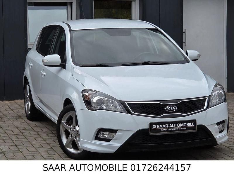 Weiß Gebraucht 2012 Kia Ceed Limousine | 4.980 € (Guter Preis) - Bild 1/4