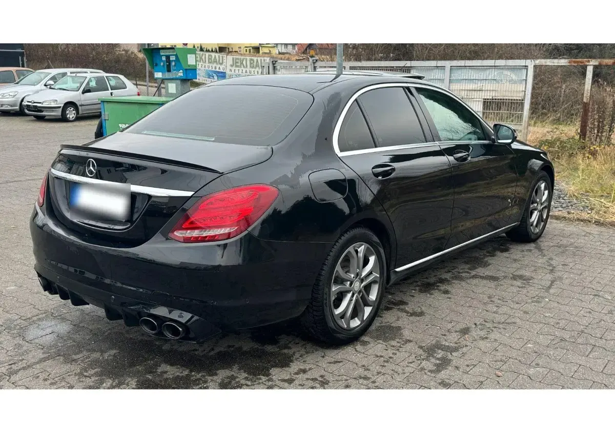 Gebraucht Mercedes C180 Edition 156 PS (114 kW) 2015 Schwarz Limousine