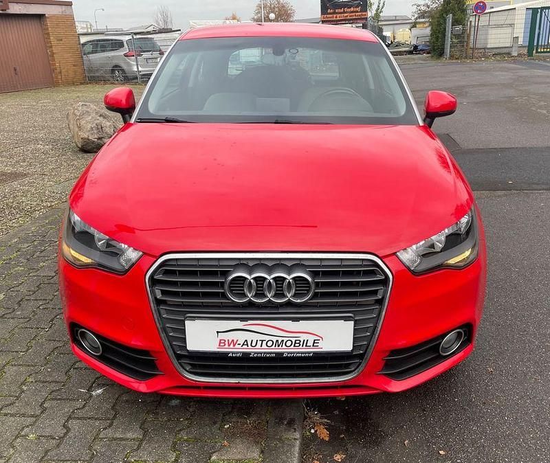 Gebraucht Audi A1 Attraction 86 PS (63 kW) 2010 Rot Limousine