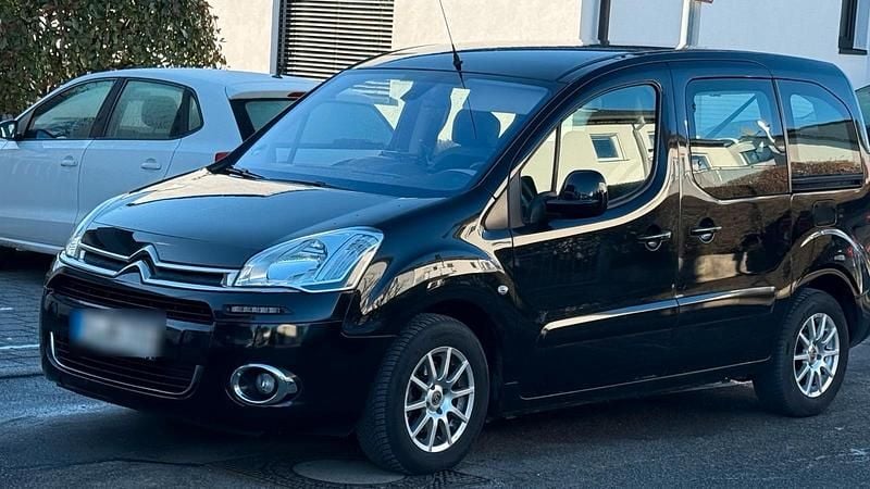 Schwarz Gebraucht 2013 Citroën Berlingo Van / Kleinbus | 7.950 € (Etwas zu teuer) - Bild 1/4