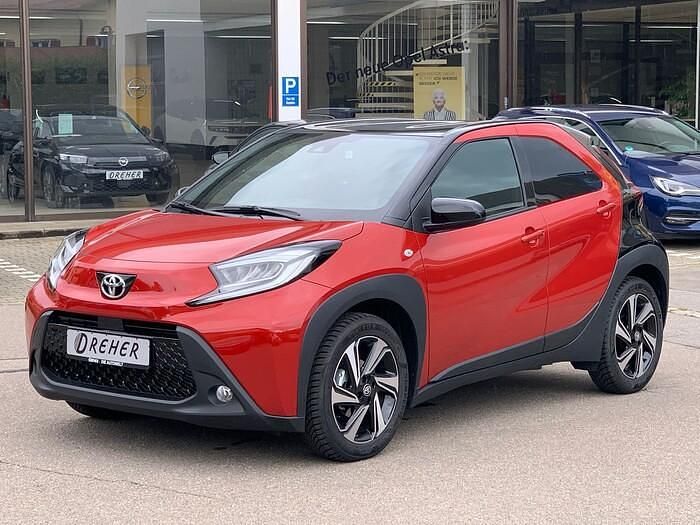 Rot Gebraucht 2024 Toyota Aygo X x-style SUV | 16.489 € (Guter Preis) - Bild 1/4