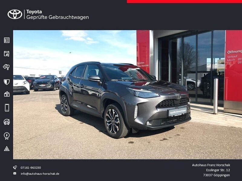 Grau Gebraucht 2024 Toyota Yaris Cross Team SUV | 25.890 € (Superpreis) - Bild 1/4