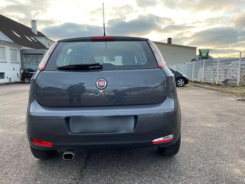 Gebraucht Fiat Punto Pop 69 PS (50 kW) 2015 Grau Kleinwagen