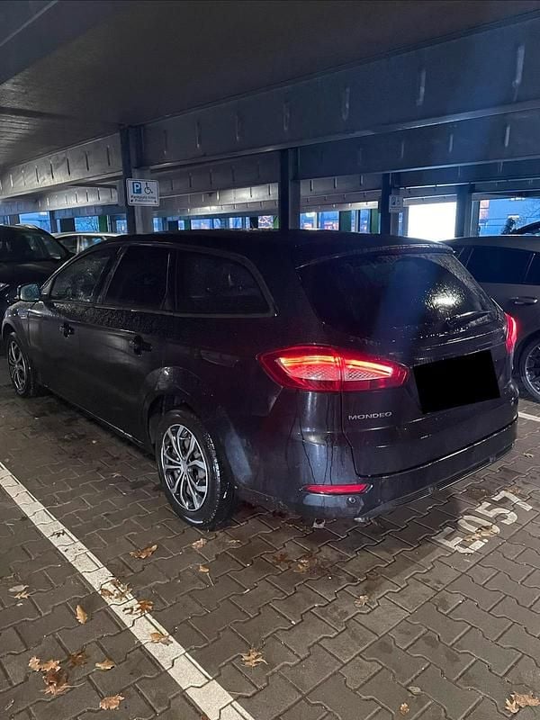 Schwarz Gebraucht 2011 Ford Mondeo Kombi | 3.000 € (Superpreis) - Bild 1/4