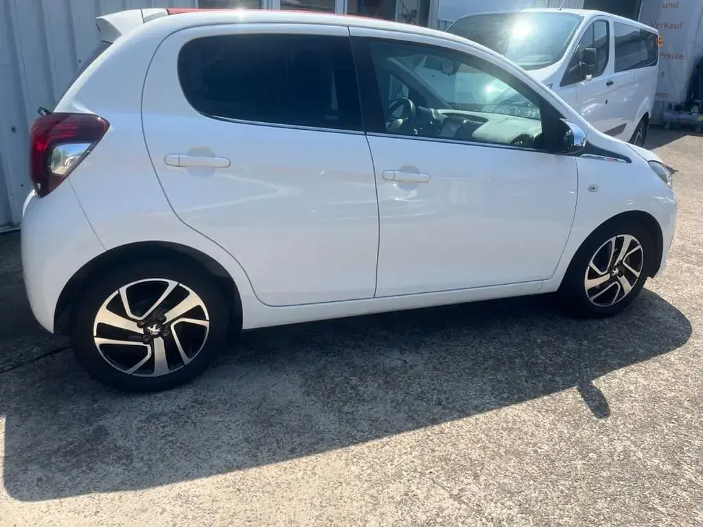 Gebraucht Peugeot 108 Top! Collection 72 PS (52 kW) 2019 Weiß Limousine
