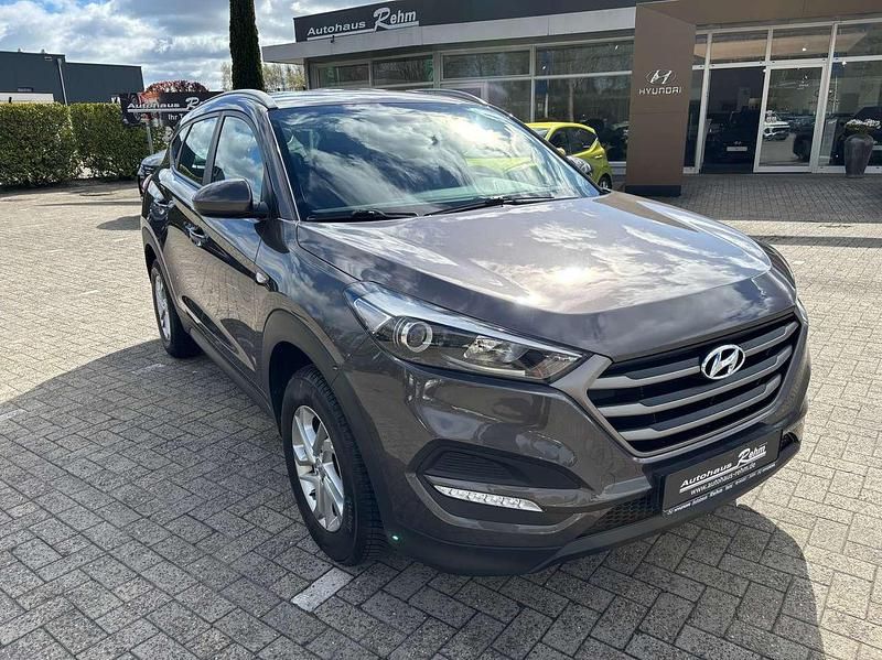Gebraucht Hyundai Tucson Style 132 PS (97 kW) 2017 Moon rock SUV