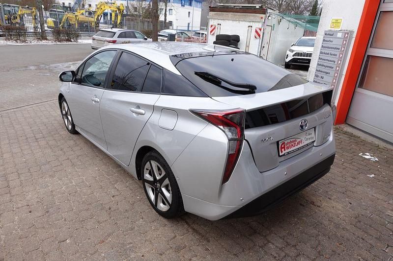 Gebraucht Toyota Prius Executive 122 PS (89 kW) 2016 Silber Limousine