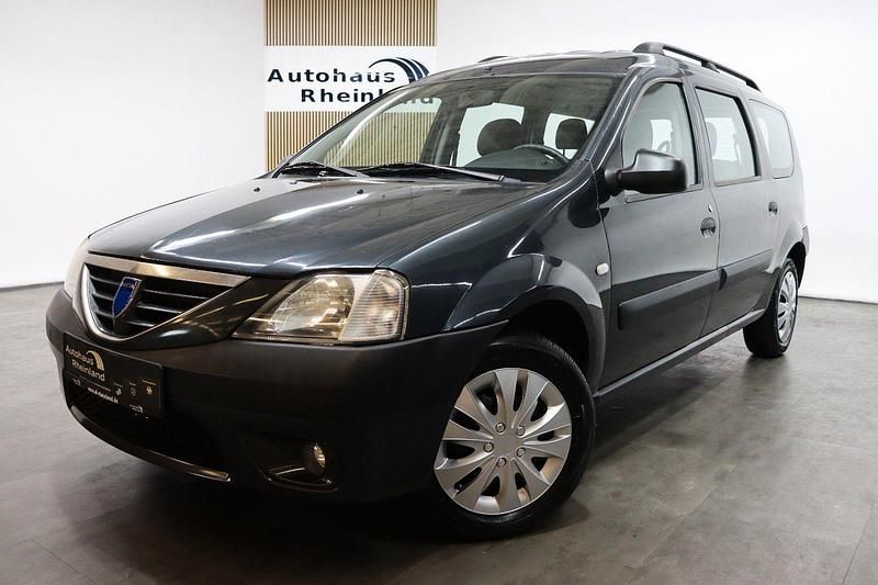 Grau Gebraucht 2008 Dacia Logan Lauréate Limousine | 1.750 € (Etwas zu teuer) - Bild 1/3
