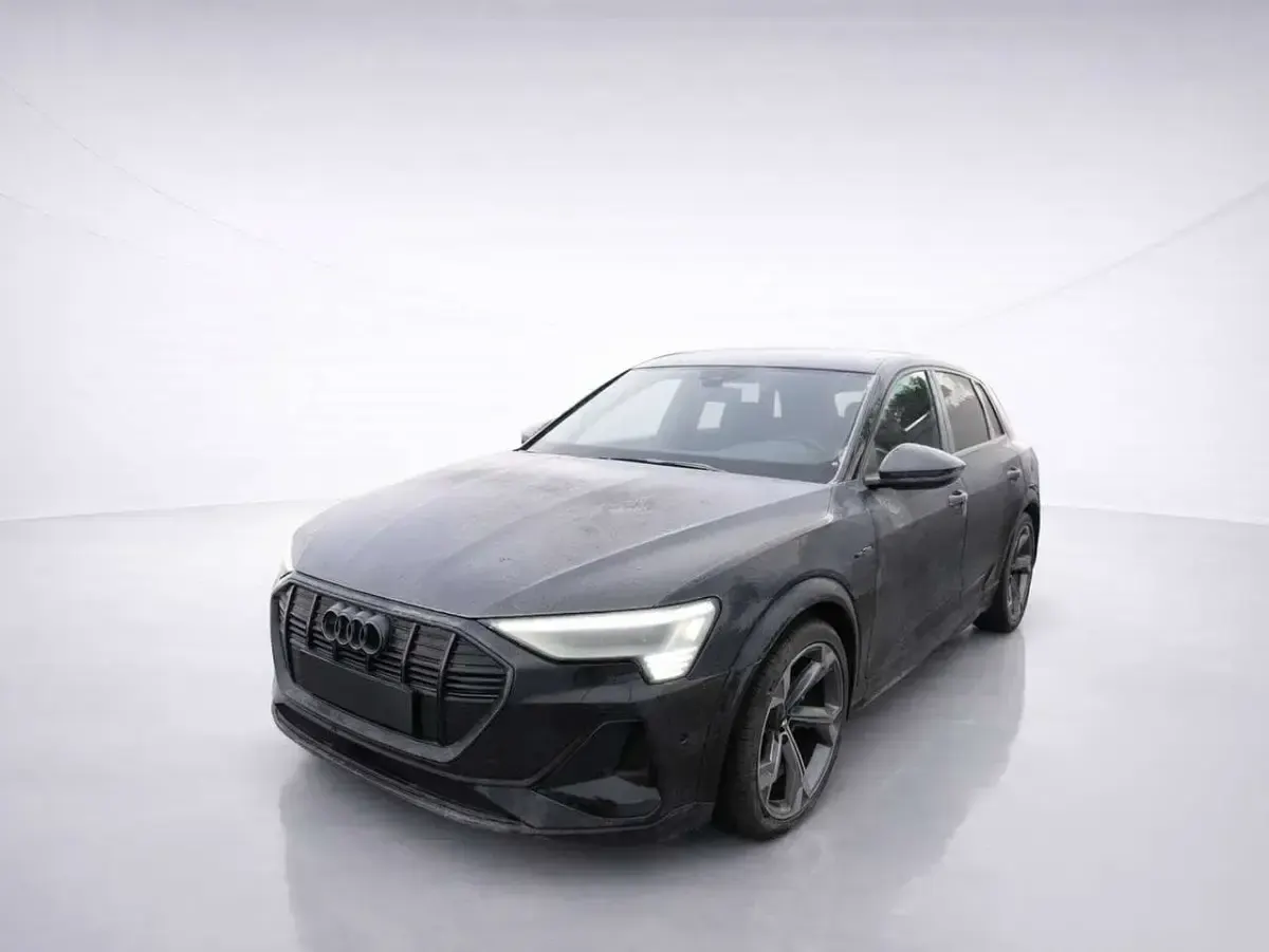 Gebraucht Audi e-tron Ambiente 369 kW (503 PS) 2022 Mythosschwarz metallic SUV