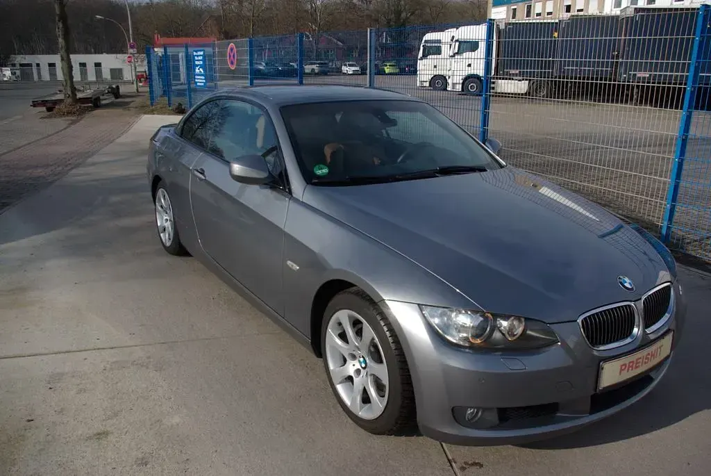 Gebraucht BMW 330 Cabriolet Comfort Edition 272 PS (200 kW) 2009 Spacegrau Cabrio