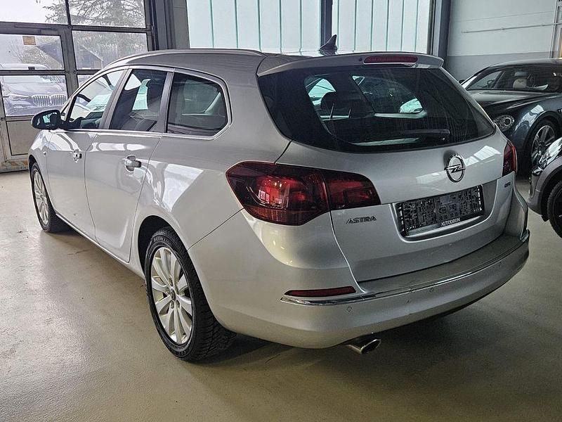 Gebraucht Opel Astra Exklusiv 165 PS (121 kW) 2014 Silber Kombi