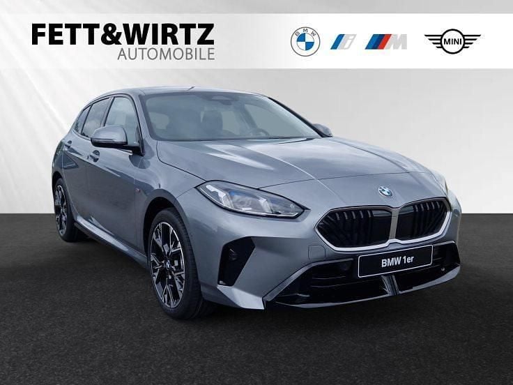 Skyscraper grau metallic Neu 2025 BMW 120 M Sport Kleinwagen | 35.990 € (Guter Preis) - Bild 1/3
