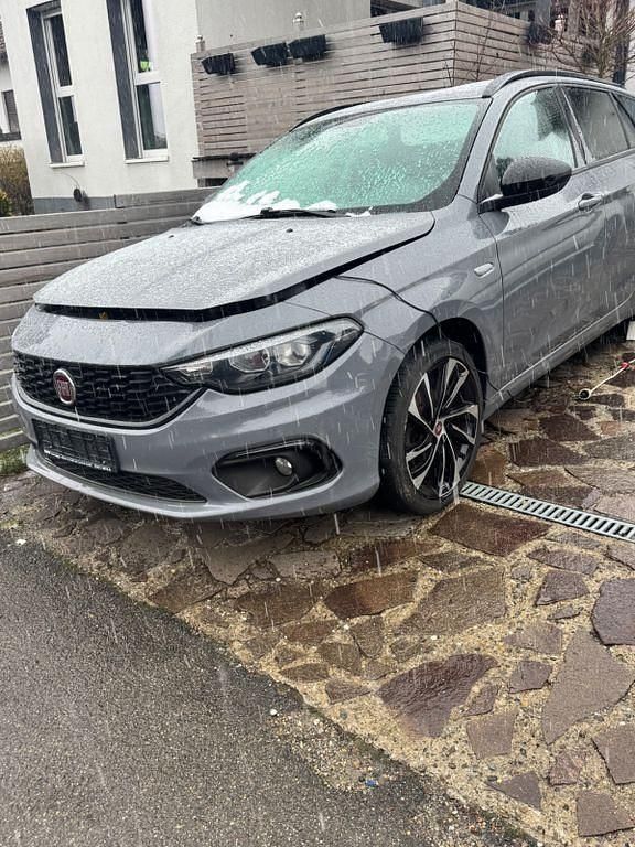 Gebraucht Fiat Tipo S 120 PS (88 kW) 2019 Grau Limousine