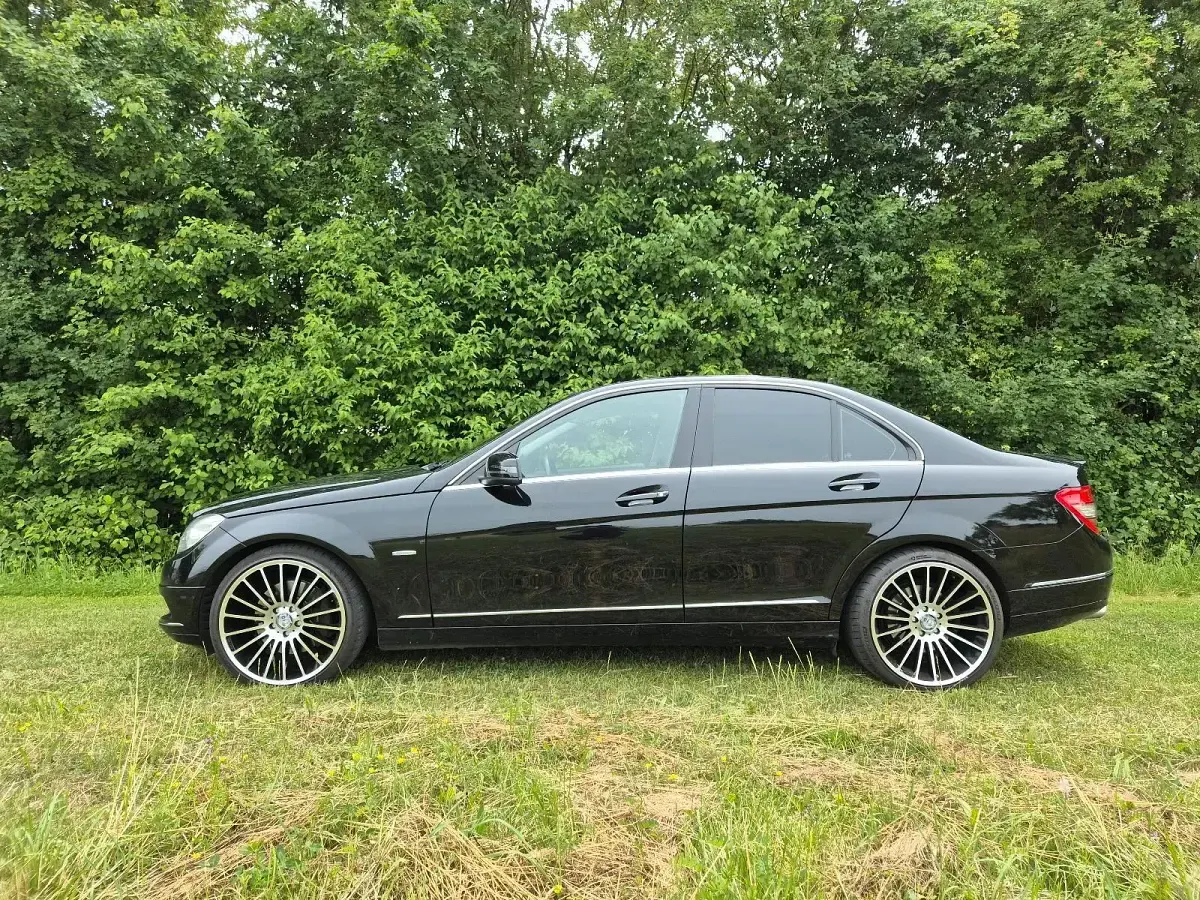 Gebraucht Mercedes C350 Avantgarde 292 PS (214 kW) 2009 Schwarz Limousine