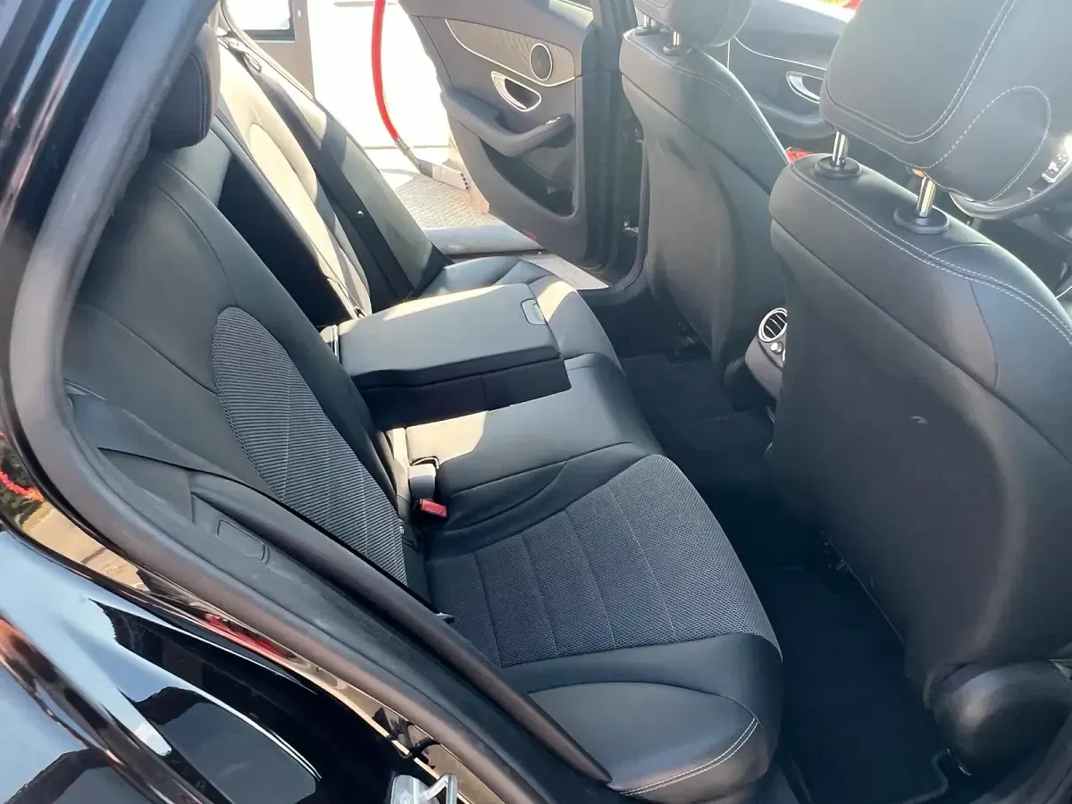 Gebraucht Mercedes C220 194 PS (142 kW) 2019 Schwarz Kombi