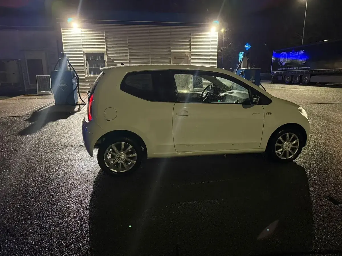 Gebraucht VW up! 60 PS (44 kW) 2015 Weiß Kleinwagen