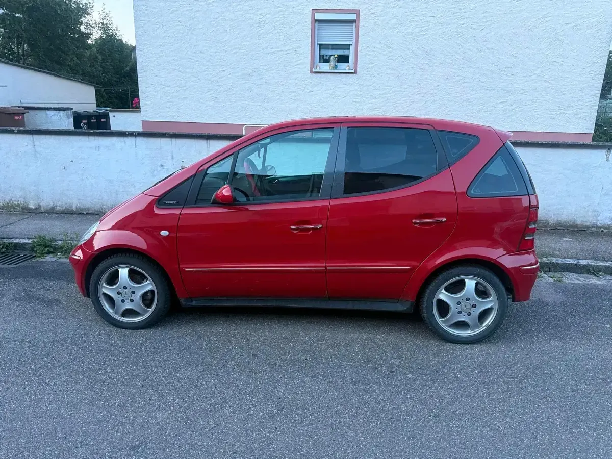 Gebraucht Mercedes A190 125 PS (91 kW) 2002 Rot Kleinwagen