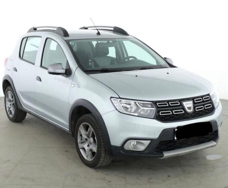 Silber Gebraucht 2017 Dacia Sandero Prestige Limousine | 8.500 € (Fairer Preis) - Bild 1/4