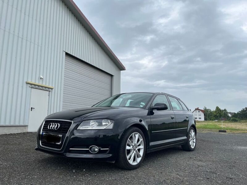 Schwarz Gebraucht 2012 Audi A3 Sportback Ambiente Limousine | 7.500 € (Fairer Preis) - Bild 1/4