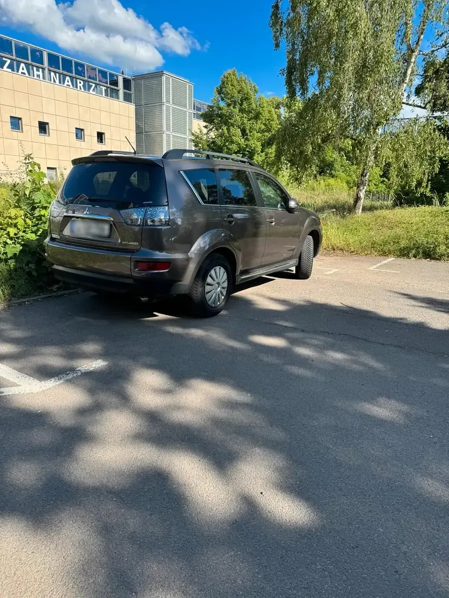 Gebraucht Mitsubishi Outlander 156 PS (114 kW) 2012 Braun SUV