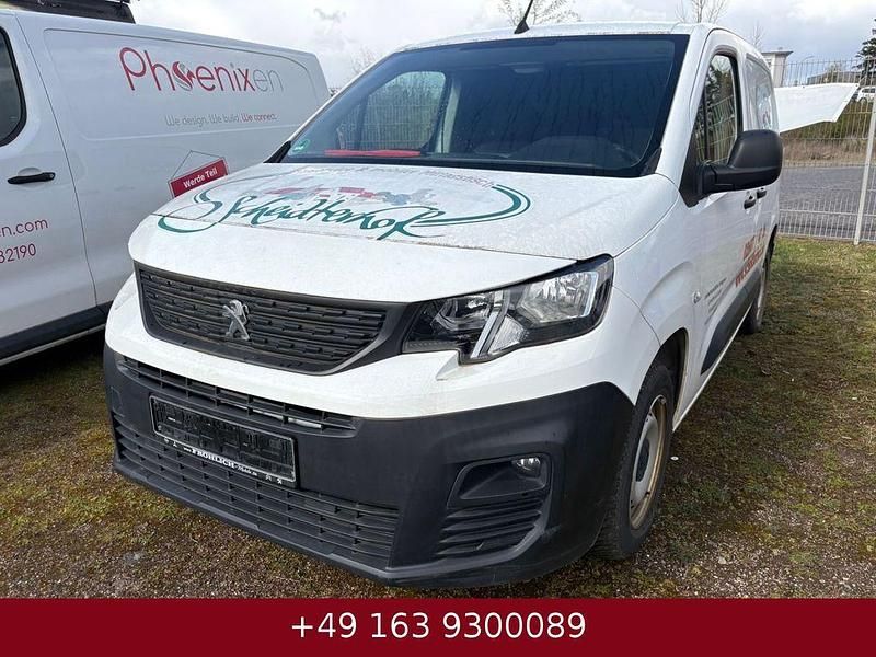 Gebraucht Peugeot Partner Premium 75 PS (55 kW) 2020 Weiß Van / Kleinbus
