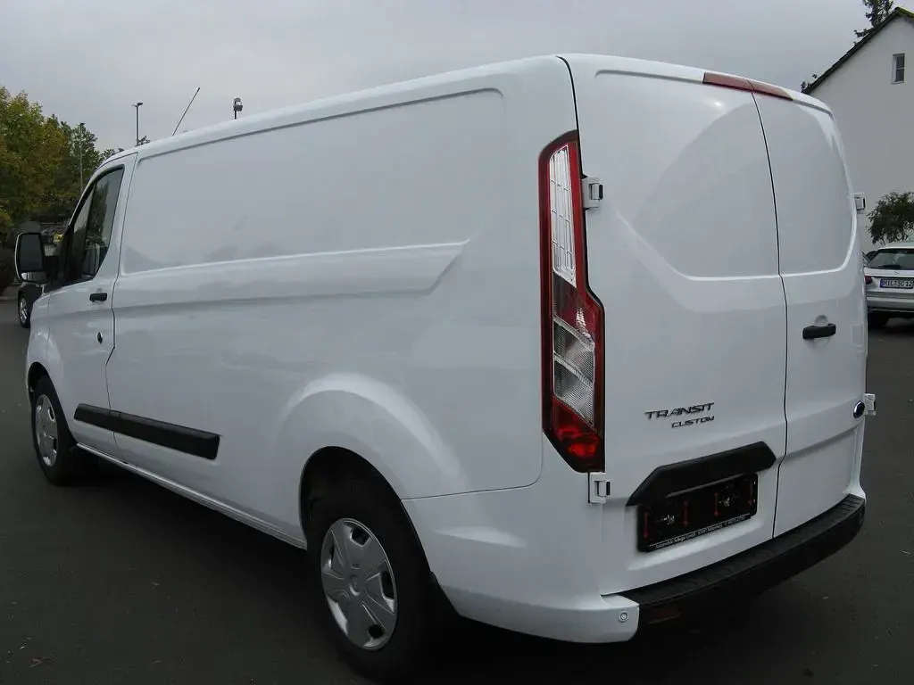 Second-hand Ford Transit Custom 131 CP (96 kW) 2020 Alb Monovolum