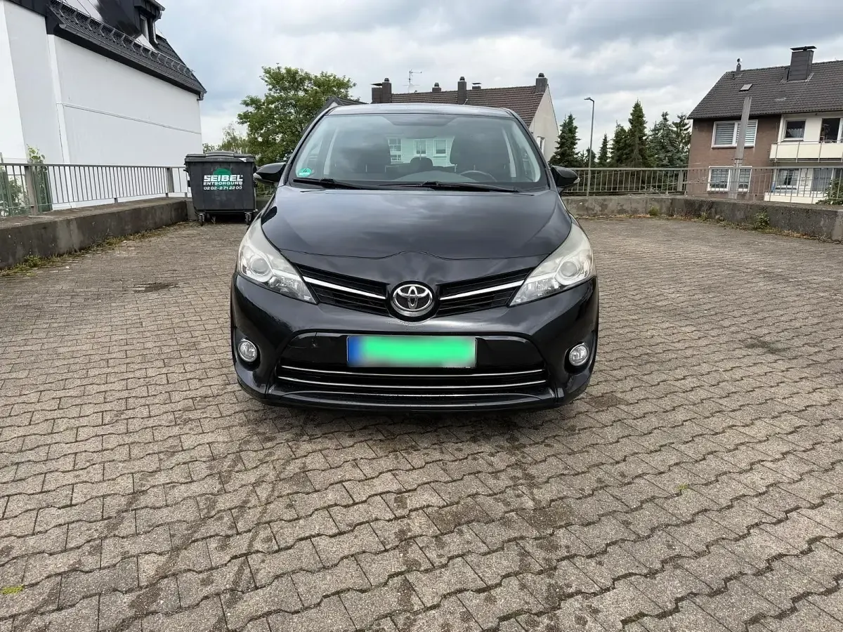 Gebraucht Toyota Verso-S 2014 Blau Van / Kleinbus