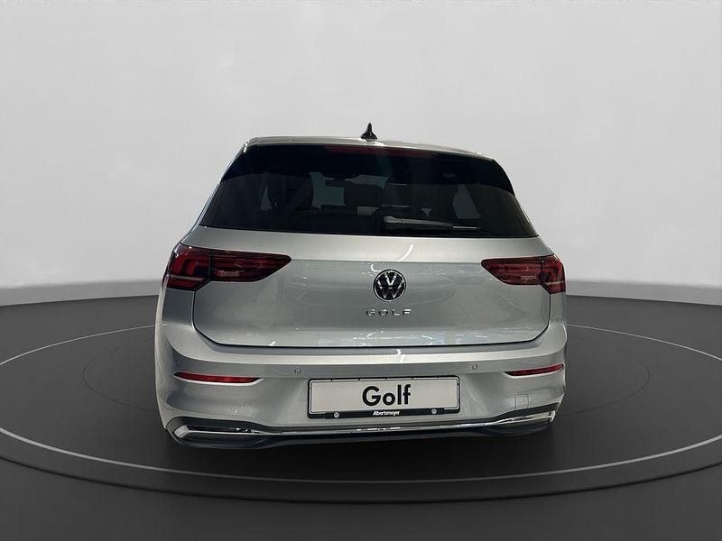 Neu VW Golf VIII 116 PS (85 kW) 2026 Silber Limousine