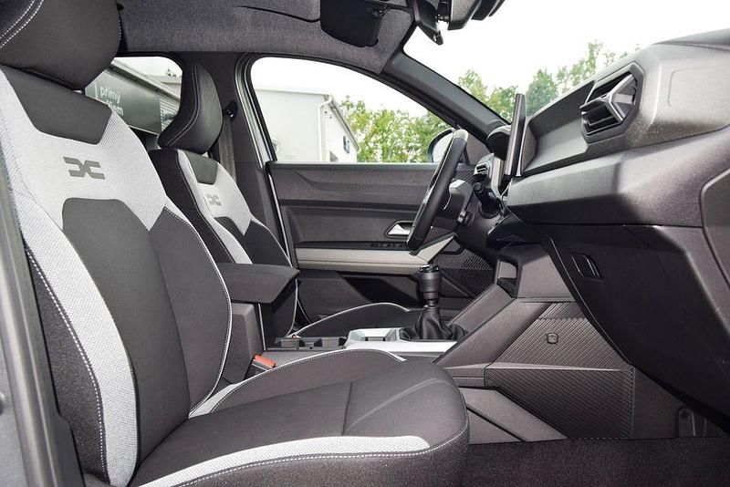 Neu Dacia Bigster Journey 140 PS (102 kW) 2026 Grau SUV