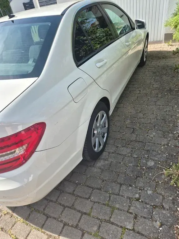 Second-hand Mercedes C220 Elegance 170 CP (125 kW) 2012 Alb Berlinǎ