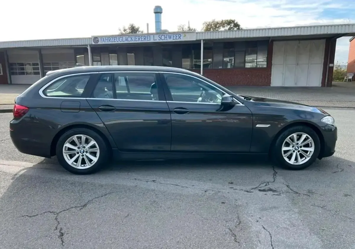 Gebraucht BMW 518 226 PS (166 kW) 2016 Schwarz Kombi