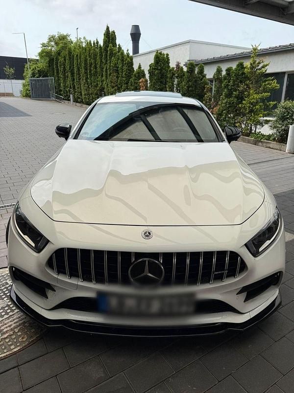Weiß Gebraucht 2020 Mercedes CLS220 AMG Coupé | 45.000 € (Etwas zu teuer) - Bild 1/4