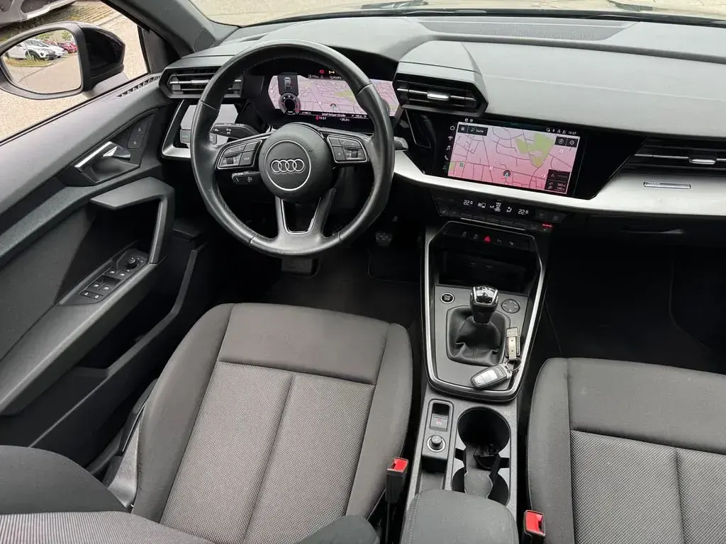 Gebraucht Audi A3 Basis 116 PS (85 kW) 2021 Brillantschwarz Limousine